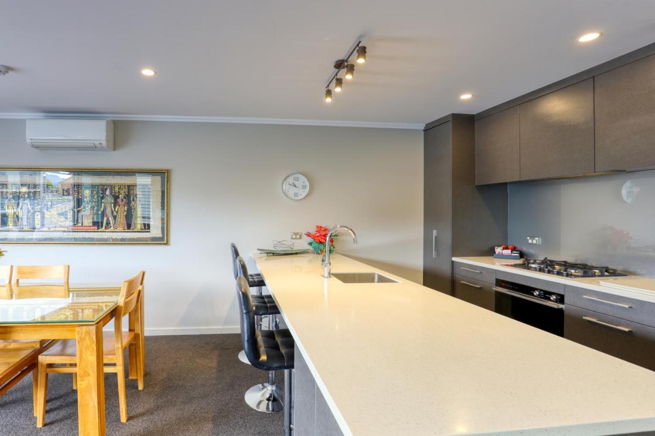 Marsden Lake Resort Central Otago Кромуел Екстериор снимка A modern kitchen