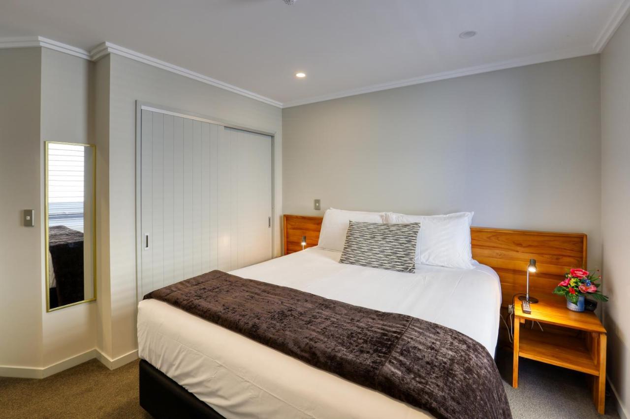 Marsden Lake Resort Central Otago Кромуел Екстериор снимка A bedroom at the hotel