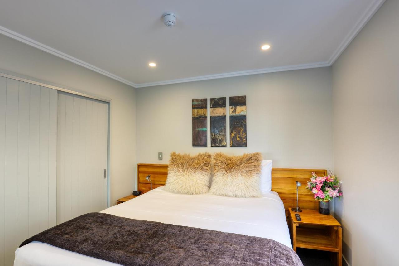 Marsden Lake Resort Central Otago Кромуел Екстериор снимка A bedroom at the hotel