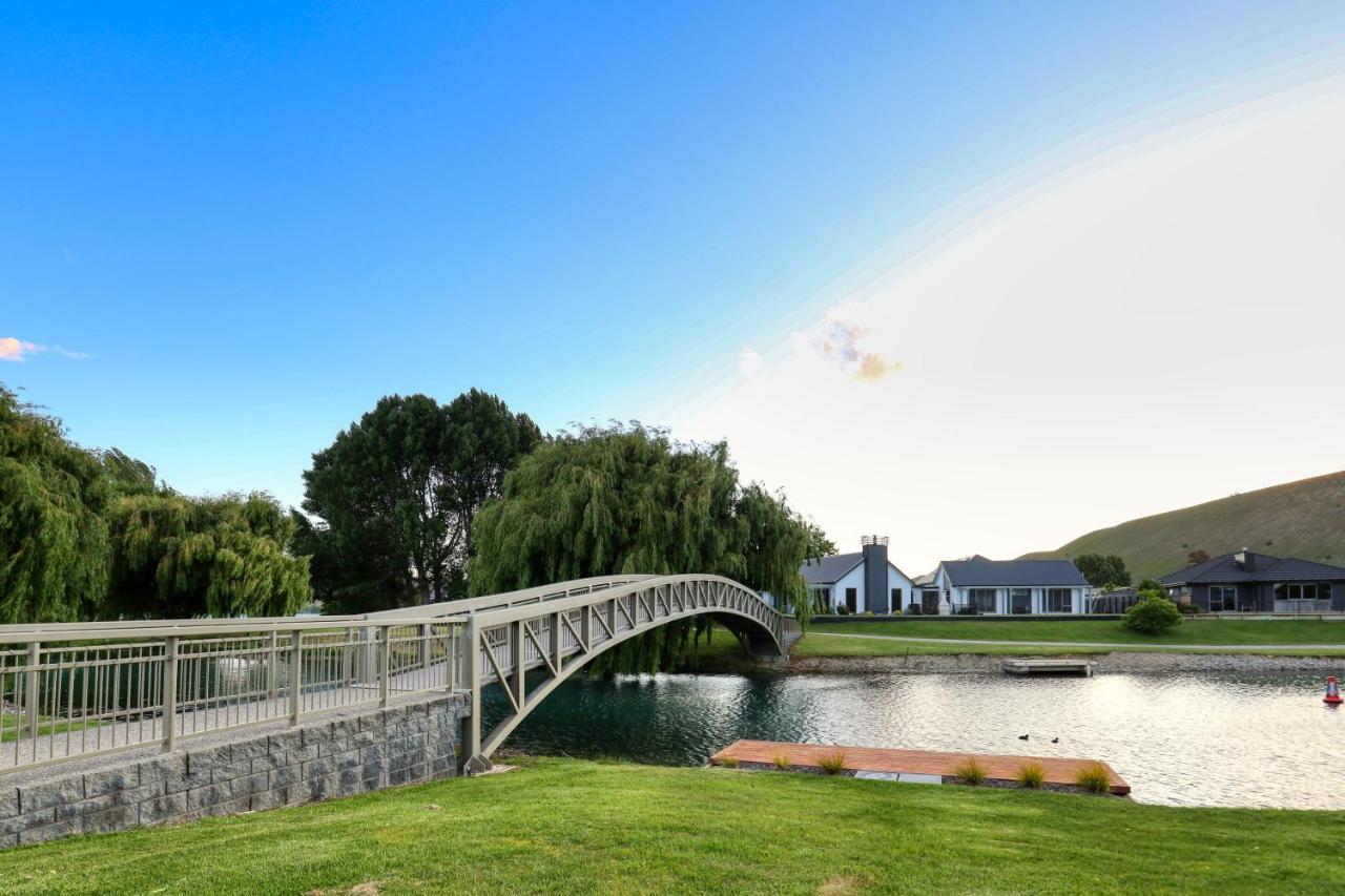 Marsden Lake Resort Central Otago Кромуел Екстериор снимка Bridge over the River Clyde