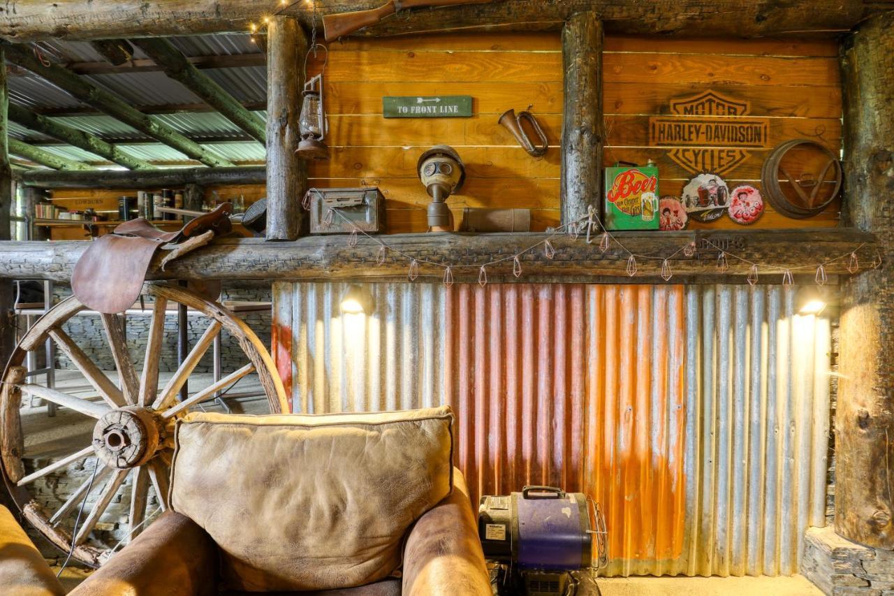 Marsden Lake Resort Central Otago Кромуел Екстериор снимка The bar at the Old West Trading Post